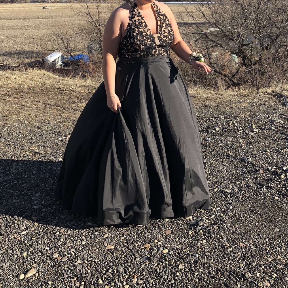 Prom dress - Picture 3 of 6